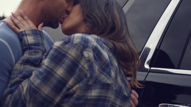 Мужик снял на улице похотливую латинку и смачно трахнул её дома - #3