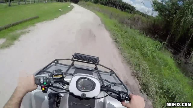 Парень трахает на мотоцикле без резинки худую подругу - #3