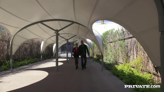 Мужик разрабатывает членом анал молодой девушки в чулках - #2